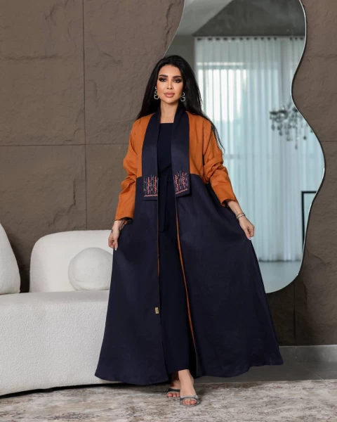 Linen Abaya in navy and camel IB199